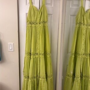 Elegant Green Lace Maxi Dress